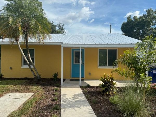 537 CAPITOL STREET , NORTH FORT MYERS, FL 33903