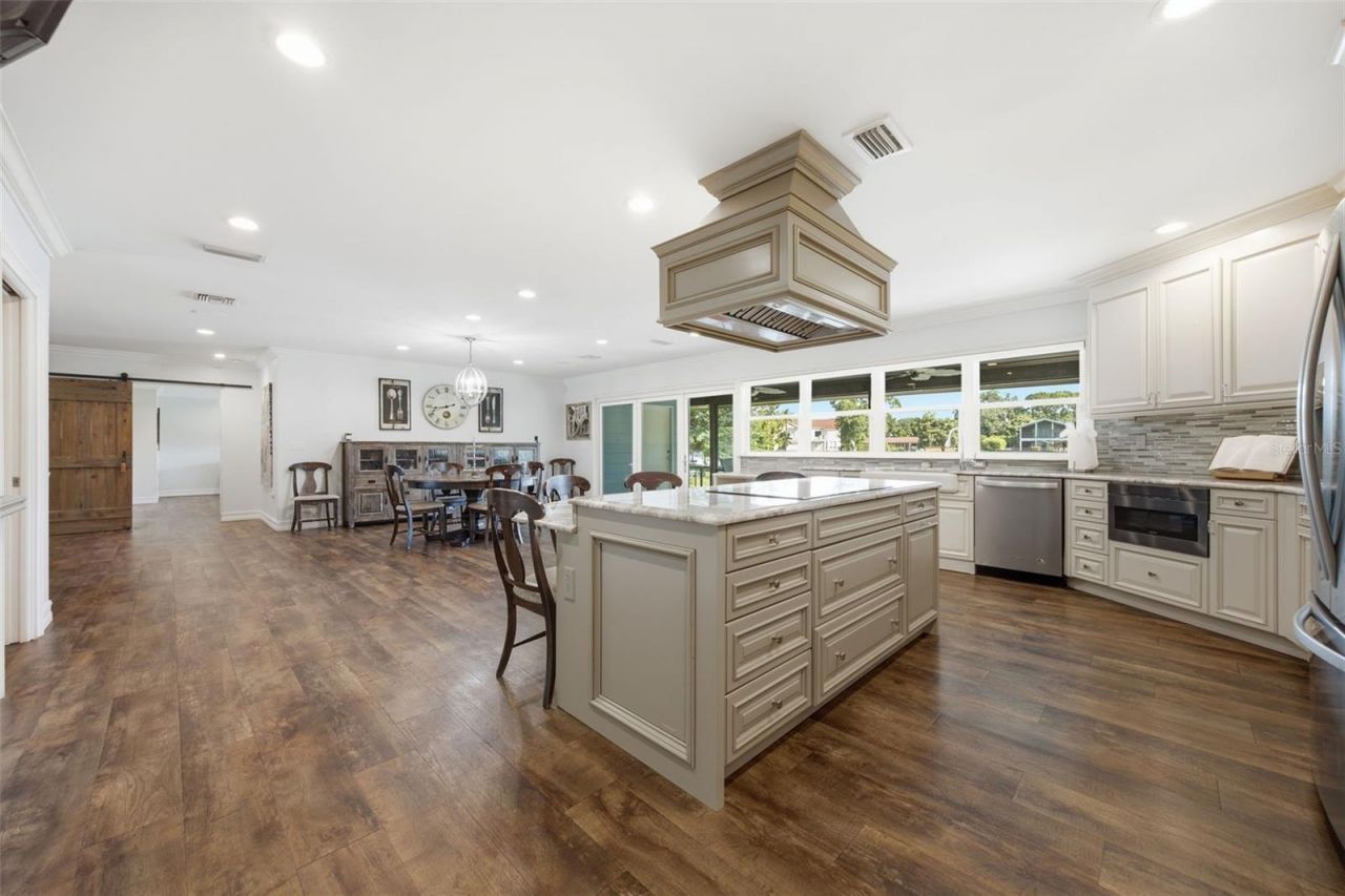 10715 Carrollwood Drive, Tampa, FL 33618 Photo