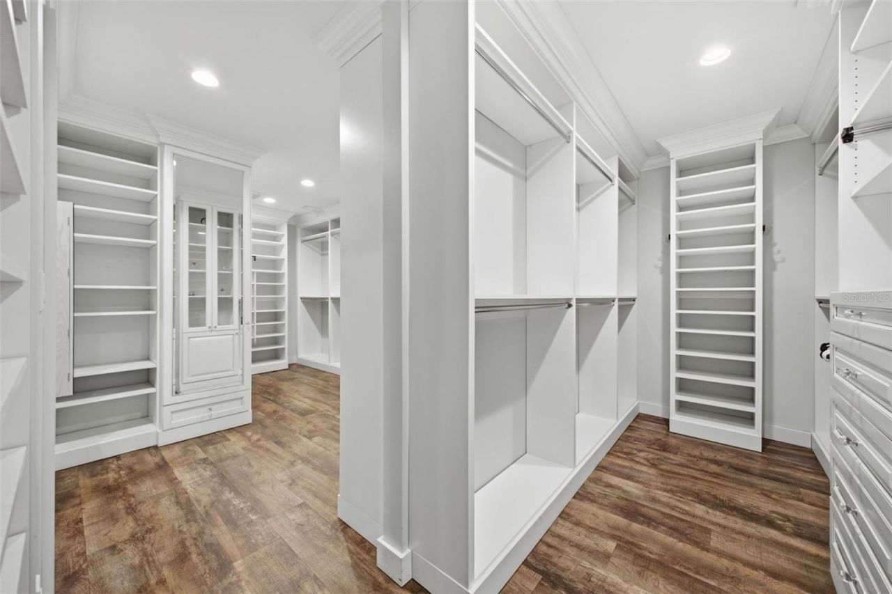 10715 Carrollwood Drive, Tampa, FL 33618 Photo