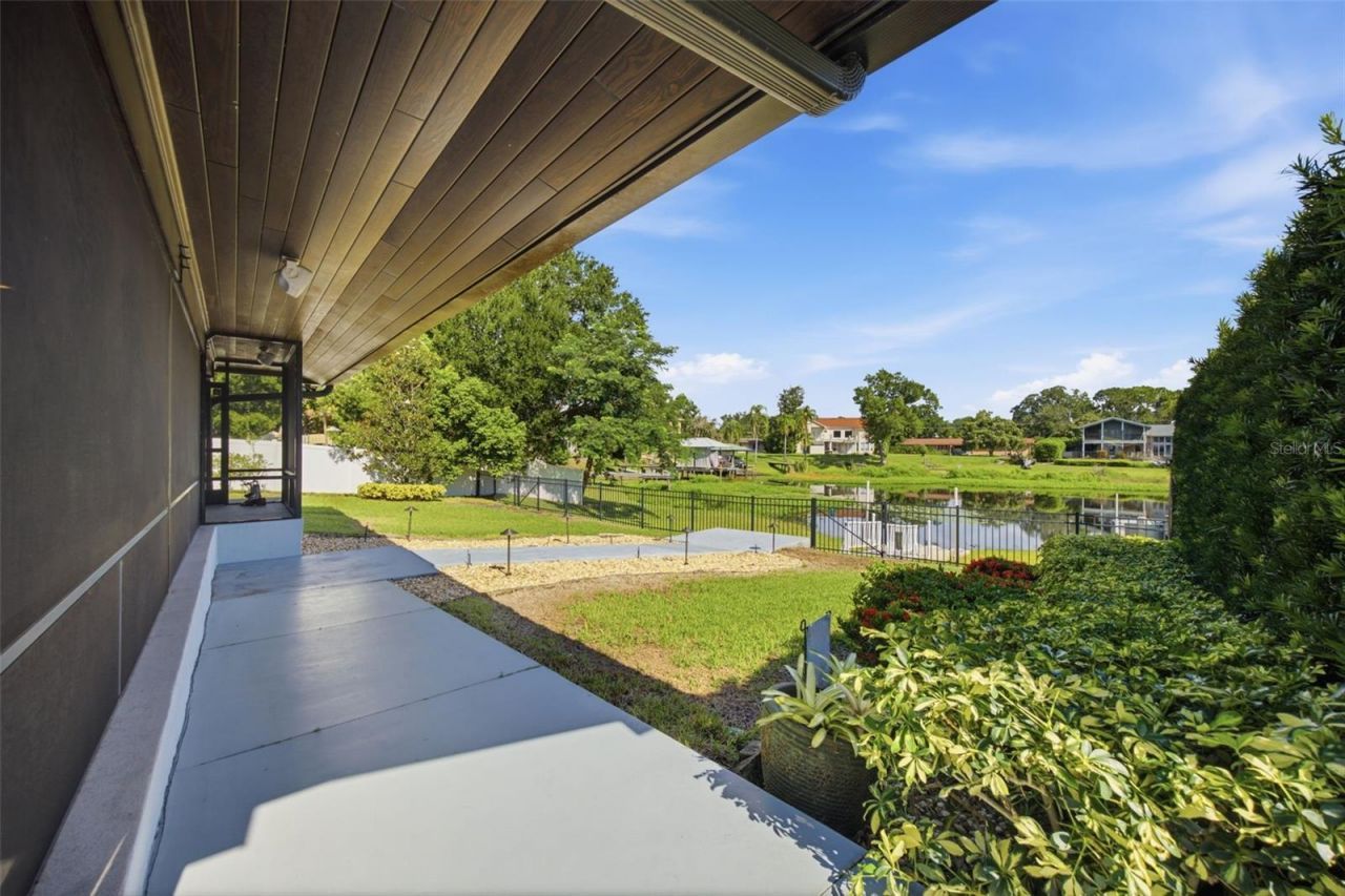 10715 Carrollwood Drive, Tampa, FL 33618 Photo