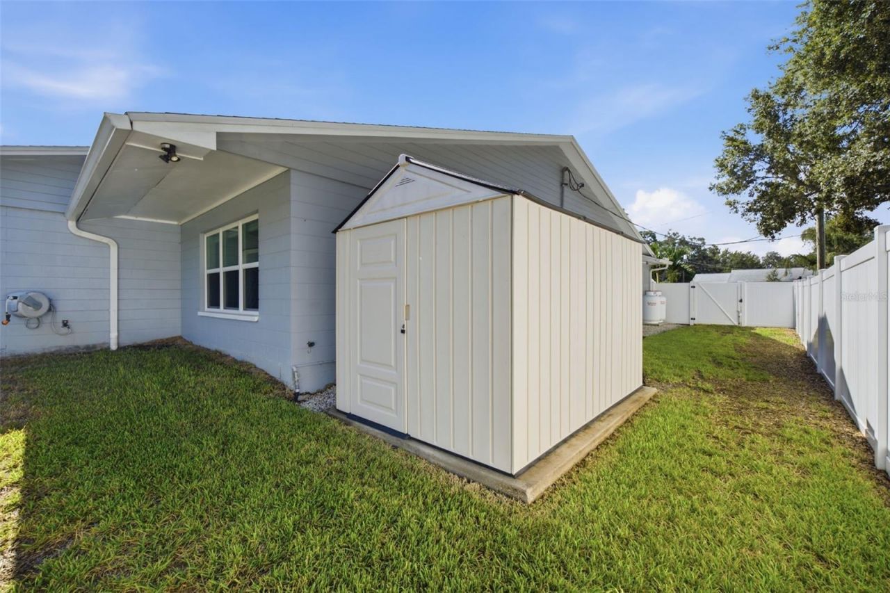 10715 Carrollwood Drive, Tampa, FL 33618 Photo