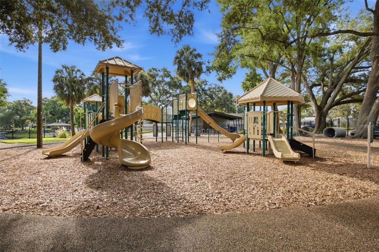 10715 Carrollwood Drive, Tampa, FL 33618 Photo