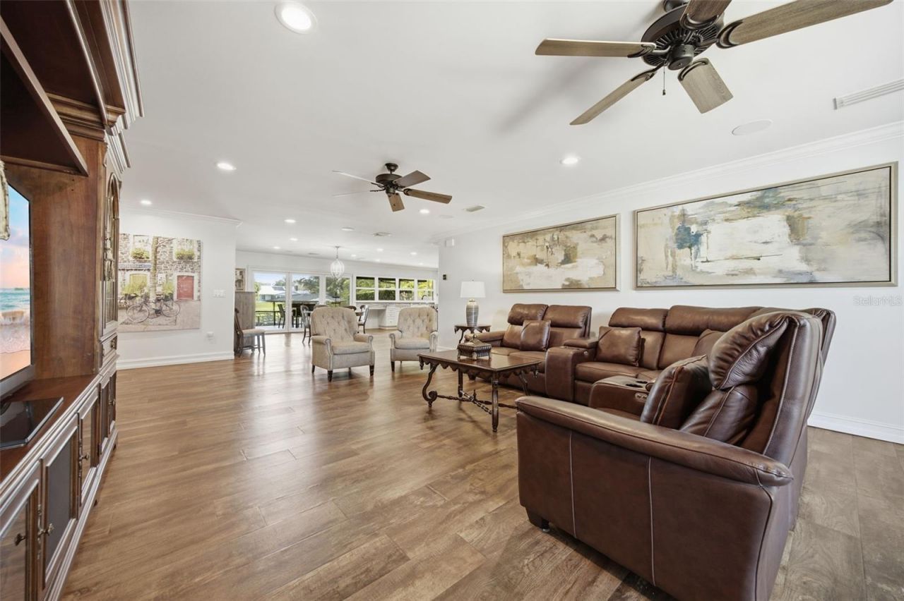 10715 Carrollwood Drive, Tampa, FL 33618 Photo