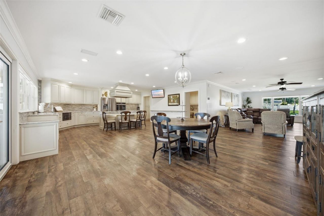 10715 Carrollwood Drive, Tampa, FL 33618 Photo