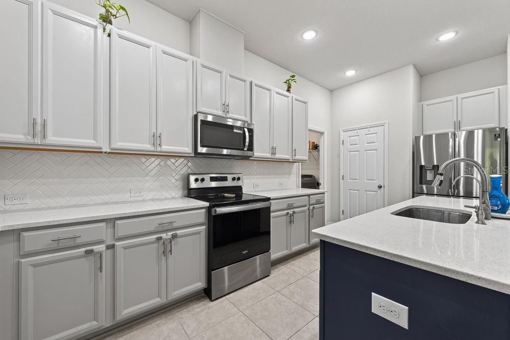 28583 Cozy Creek Drive , Wesley Chapel, FL 33543 Photo