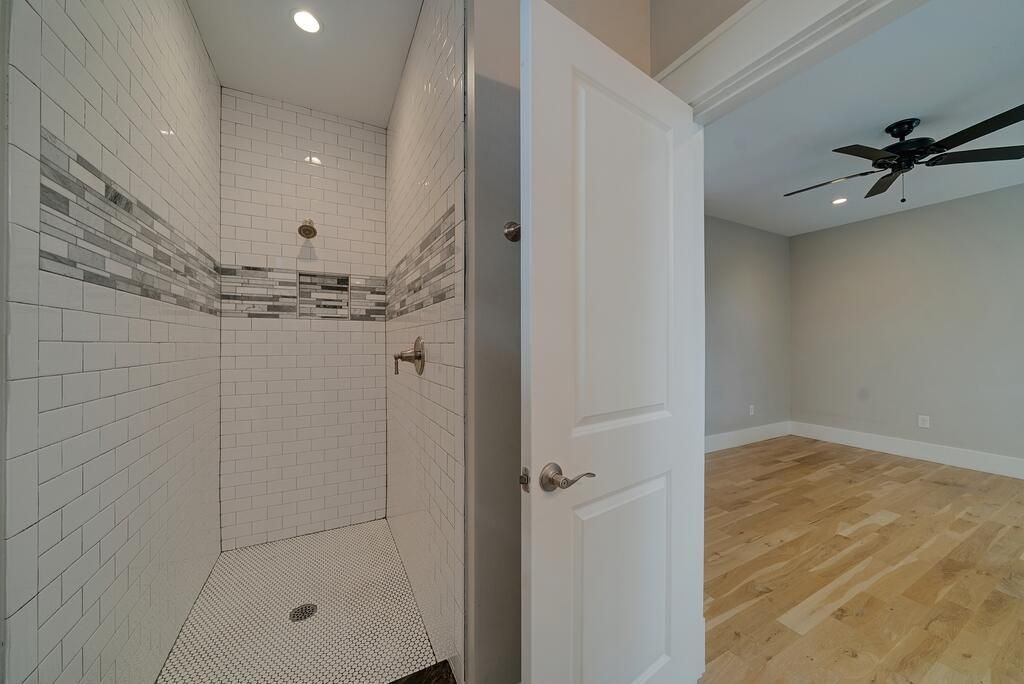 73 Hanover Street Photo 11