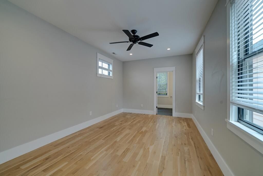 73 Hanover Street Photo 12