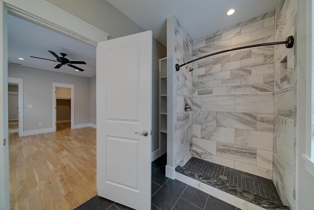 73 Hanover Street Photo 13