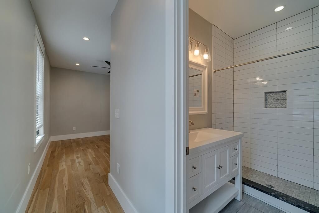 73 Hanover Street Photo 7
