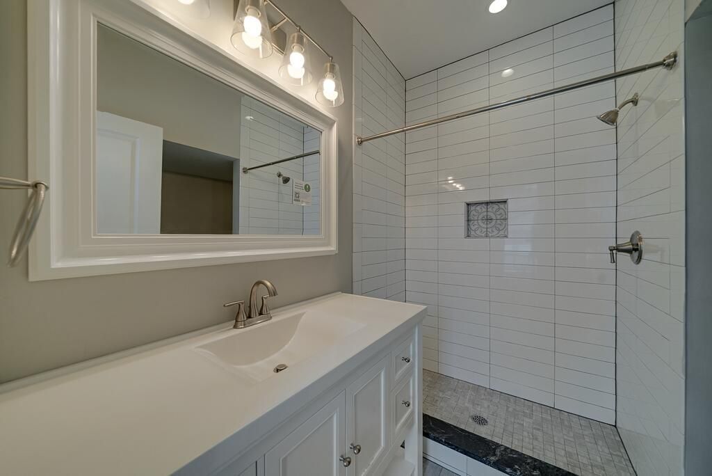 73 Hanover Street Photo 9