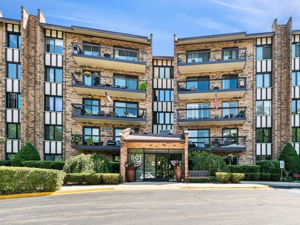 501 Lake Hinsdale Drive , Unit 109, Willowbrook, IL 60527
