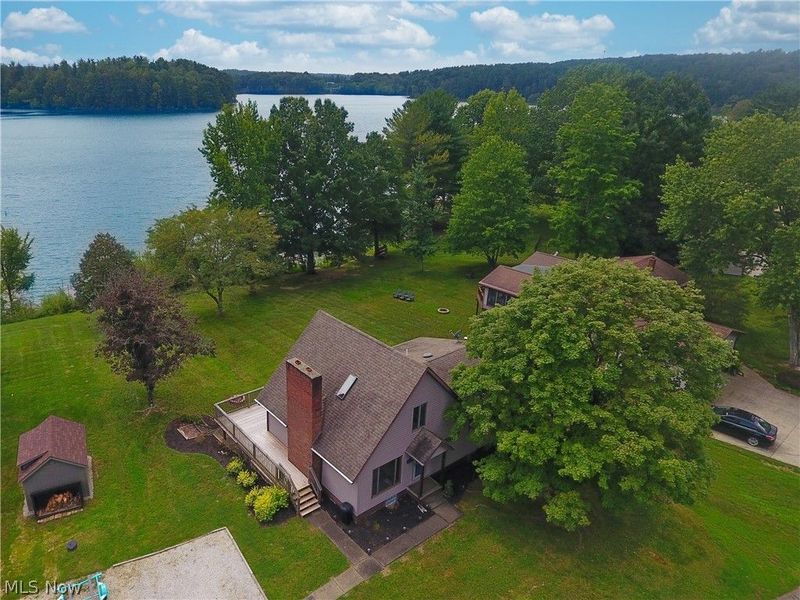 8024 Linden Drive SW, Dellroy, OH 44620 Photo 1