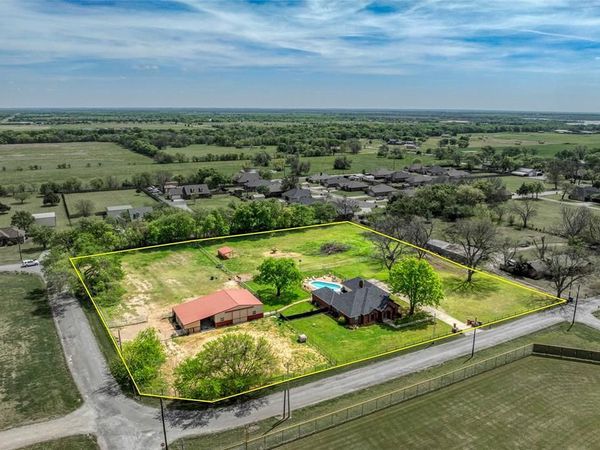 501 N Van Zandt Street, Tioga, TX 76271