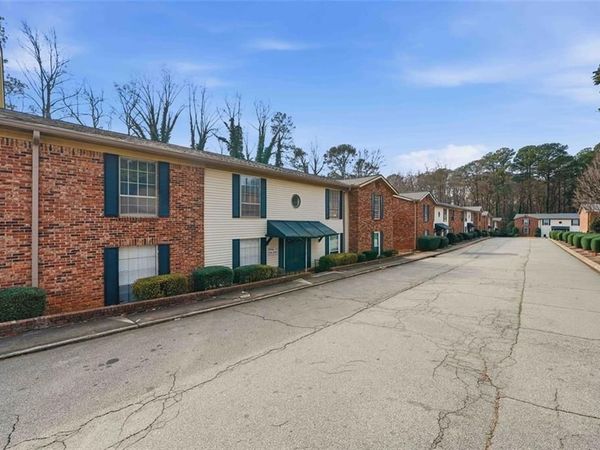 5506 Kingsport Drive , Atlanta, GA 30342