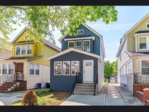 109-16 221 street , Queens Village, NY 11429