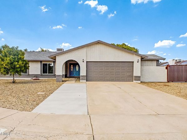 3118 W WOODRIDGE Drive, Phoenix, AZ 85053