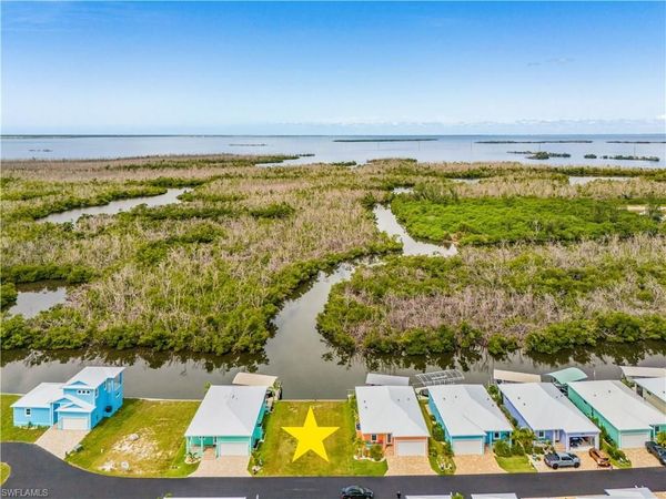 3019 Trawler LN , ST. JAMES CITY, FL 33956