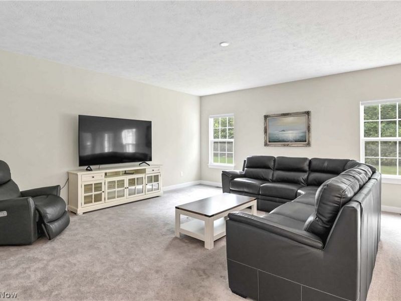 35405 Crystal Creek Court, Grafton, OH 44044 Photo 2