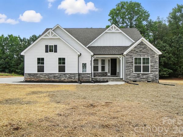 162 Clark Cove Road, Statesville, NC 28677