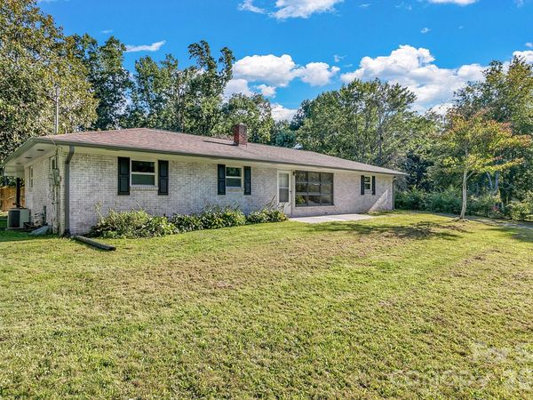25 Hickory Tree Road, Asheville, NC 28805
