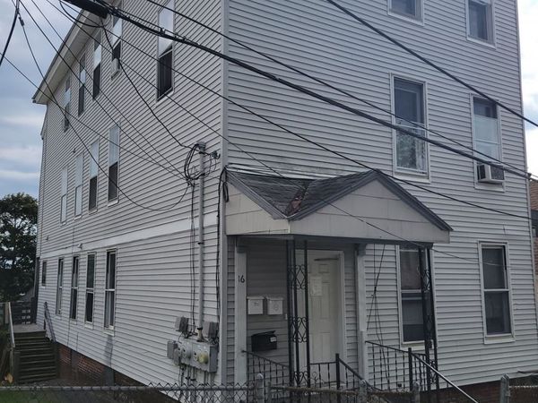 16 Reservoir St, Worcester, MA 01605