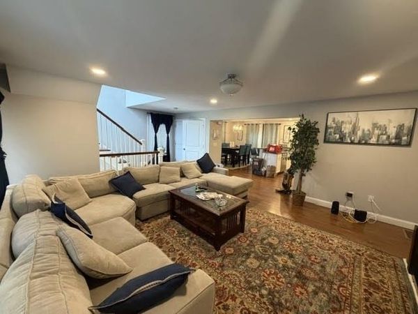 21 Burncoat Hts, Worcester, MA 01606