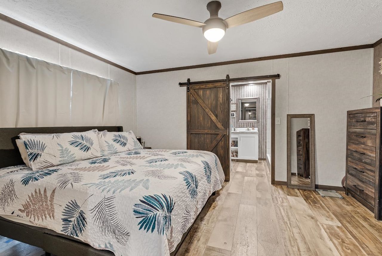 220 Air Stream Dr.  Photo 10