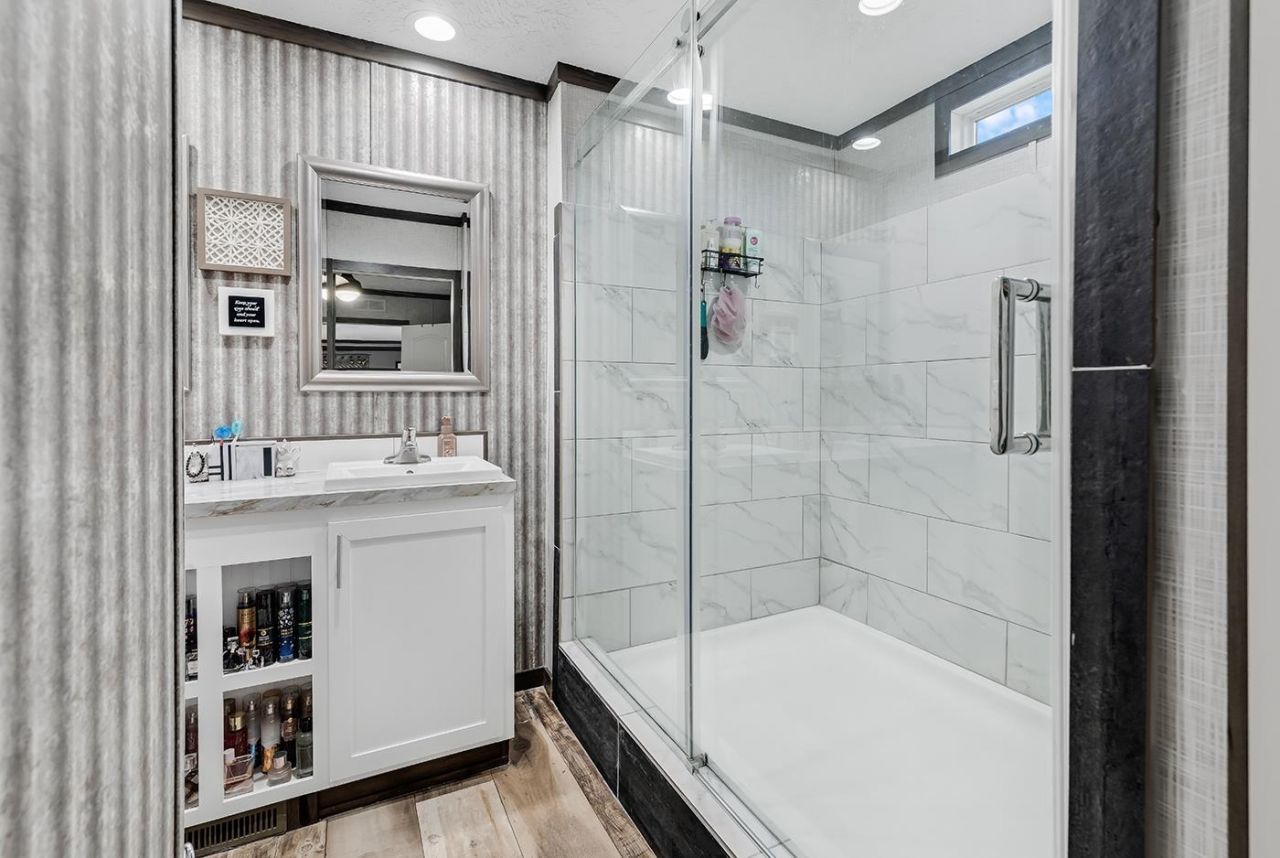 220 Air Stream Dr.  Photo 14