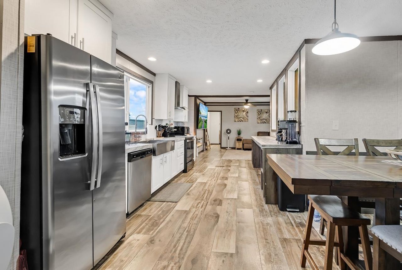 220 Air Stream Dr.  Photo 18