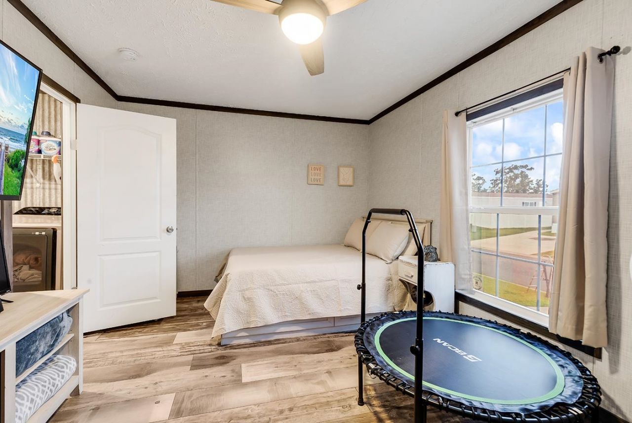 220 Air Stream Dr.  Photo 22