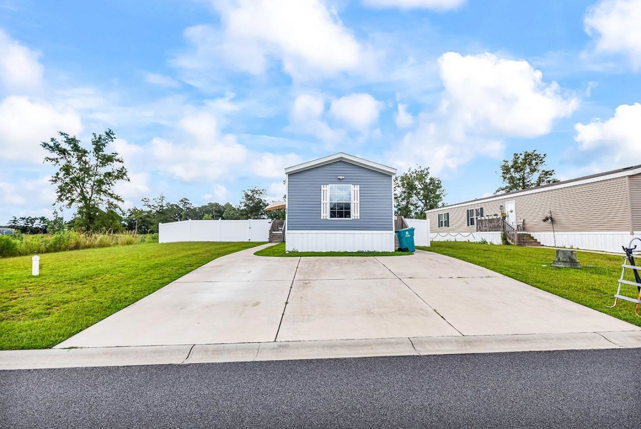 220 Air Stream Dr.  Photo 33