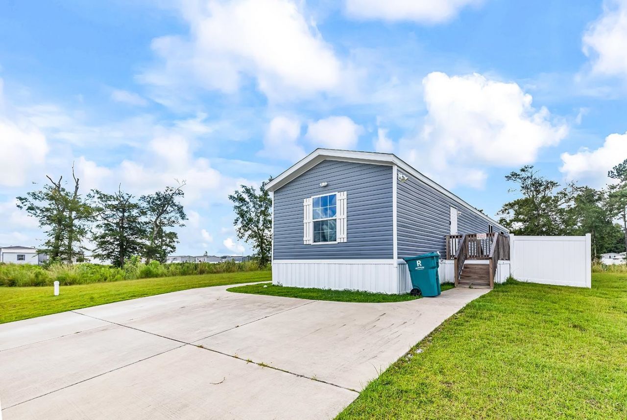 220 Air Stream Dr.  Photo 34