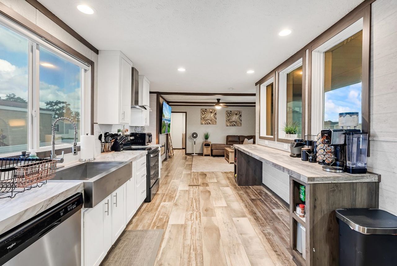 220 Air Stream Dr.  Photo 8