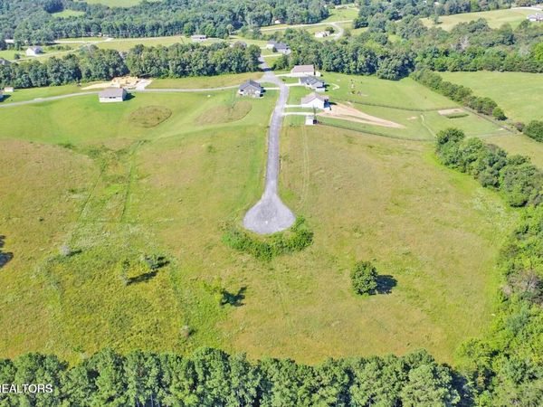 Estate Lane, Crab Orchard, TN 37723