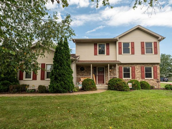 2910 Northbridge Dr, Caledonia, WI 53404