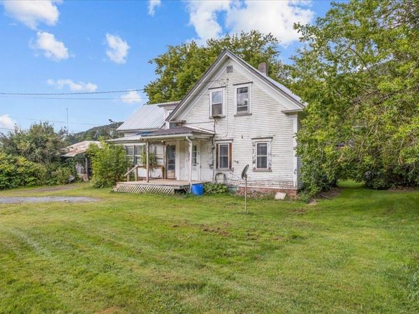 8 Buffalo Street, Hardwick, VT 05843