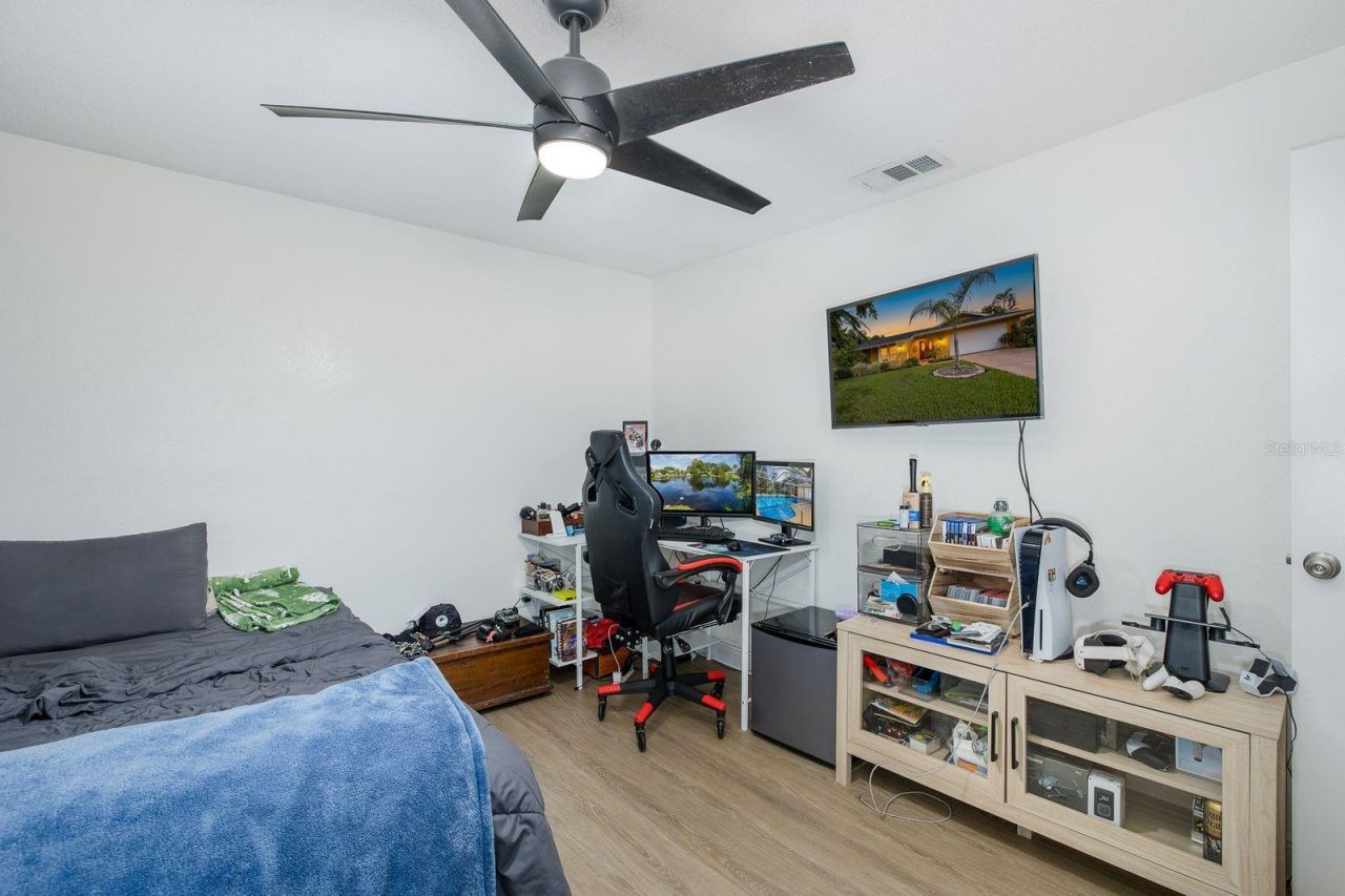 11555 Pine Street, Seminole, FL 33772 Photo