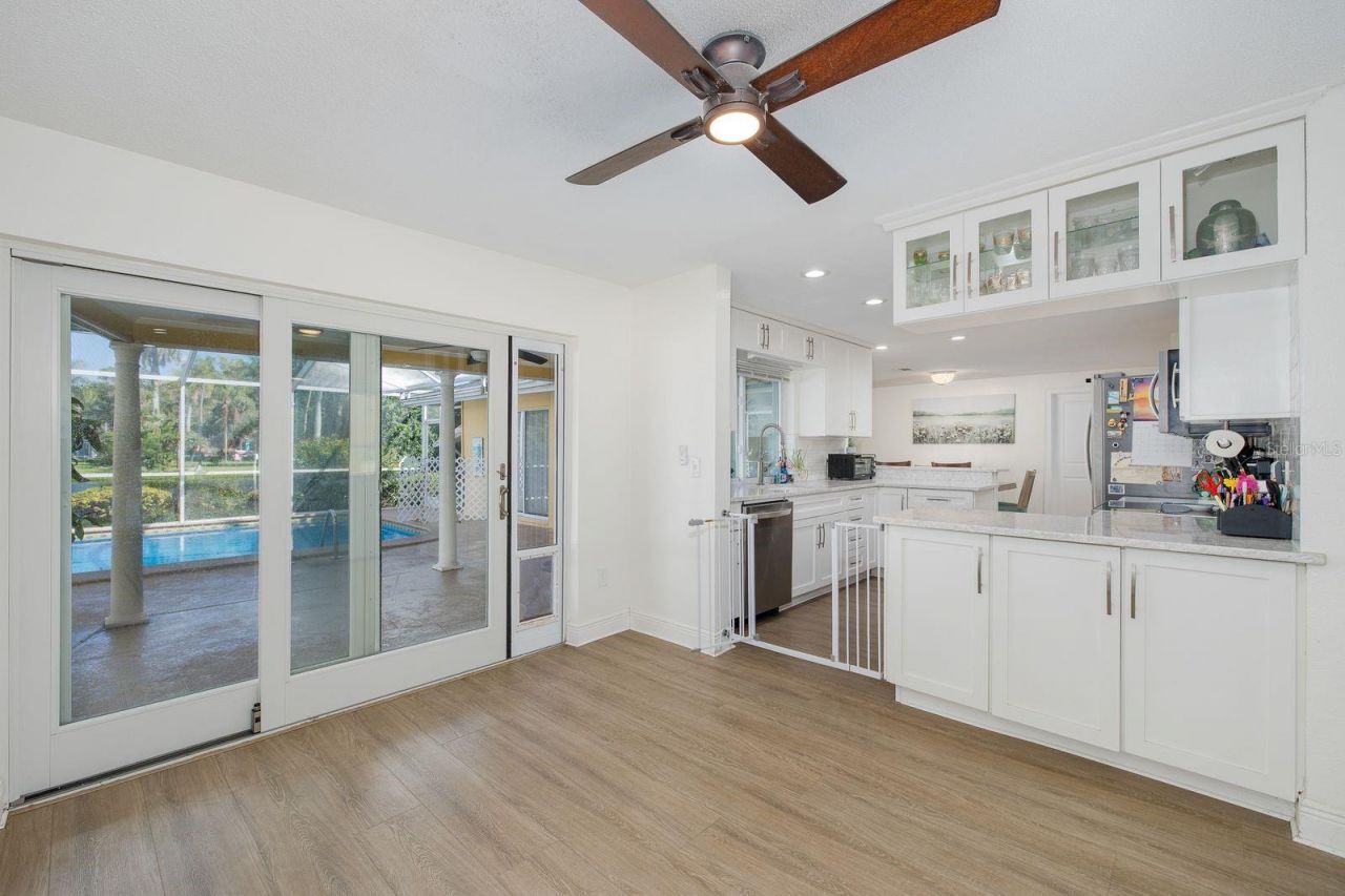 11555 Pine Street, Seminole, FL 33772 Photo