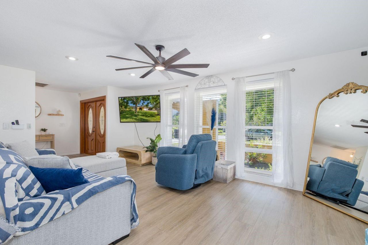 11555 Pine Street, Seminole, FL 33772 Photo
