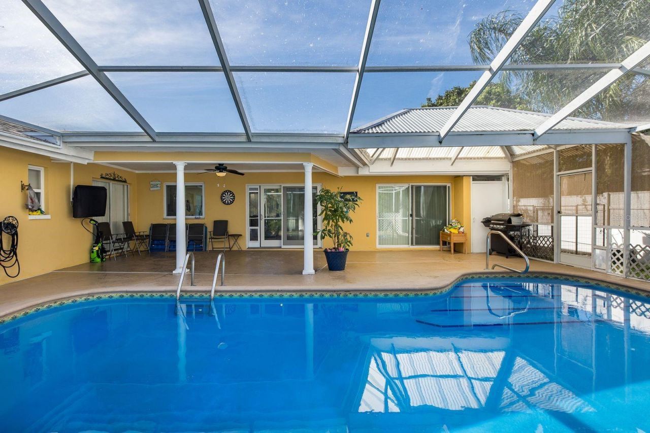 11555 Pine Street, Seminole, FL 33772 Photo