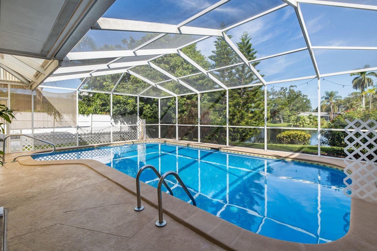 11555 Pine Street, Seminole, FL 33772 Photo