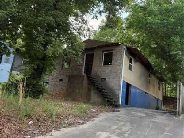 1192 Wedgewood Drive NW, Atlanta, GA 30318