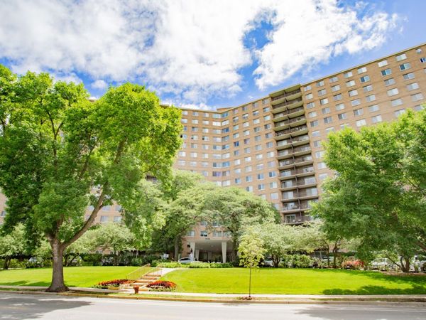 7033 N Kedzie Avenue , Unit 303, Chicago, IL 60645