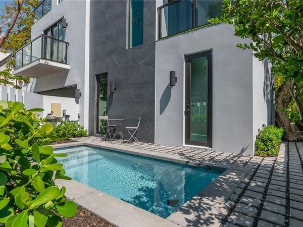 1310 SE 2ND Street, Fort Lauderdale, FL 33301
