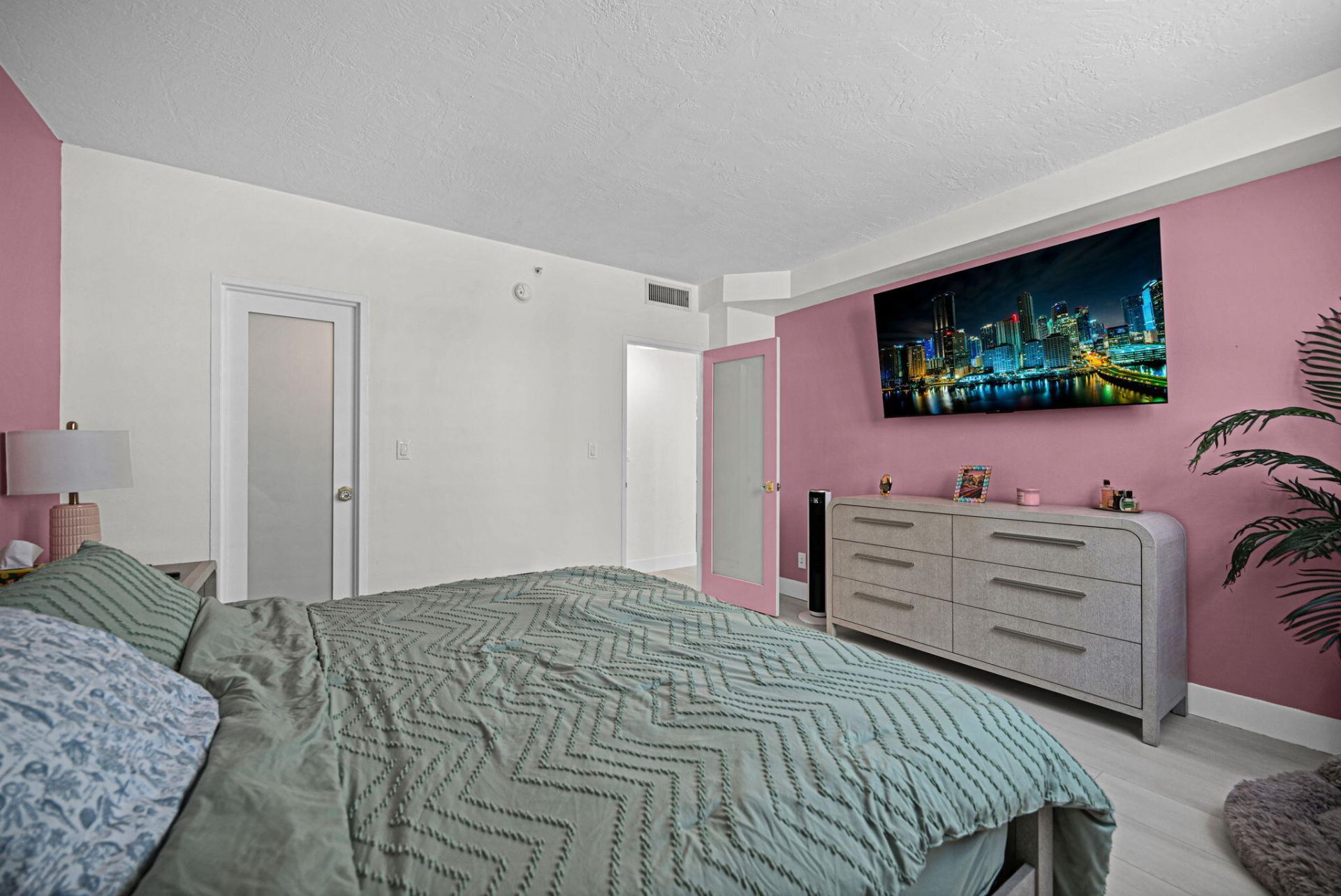 3001 S Ocean Drive, Unit 403, Hollywood, FL 33019 Photo