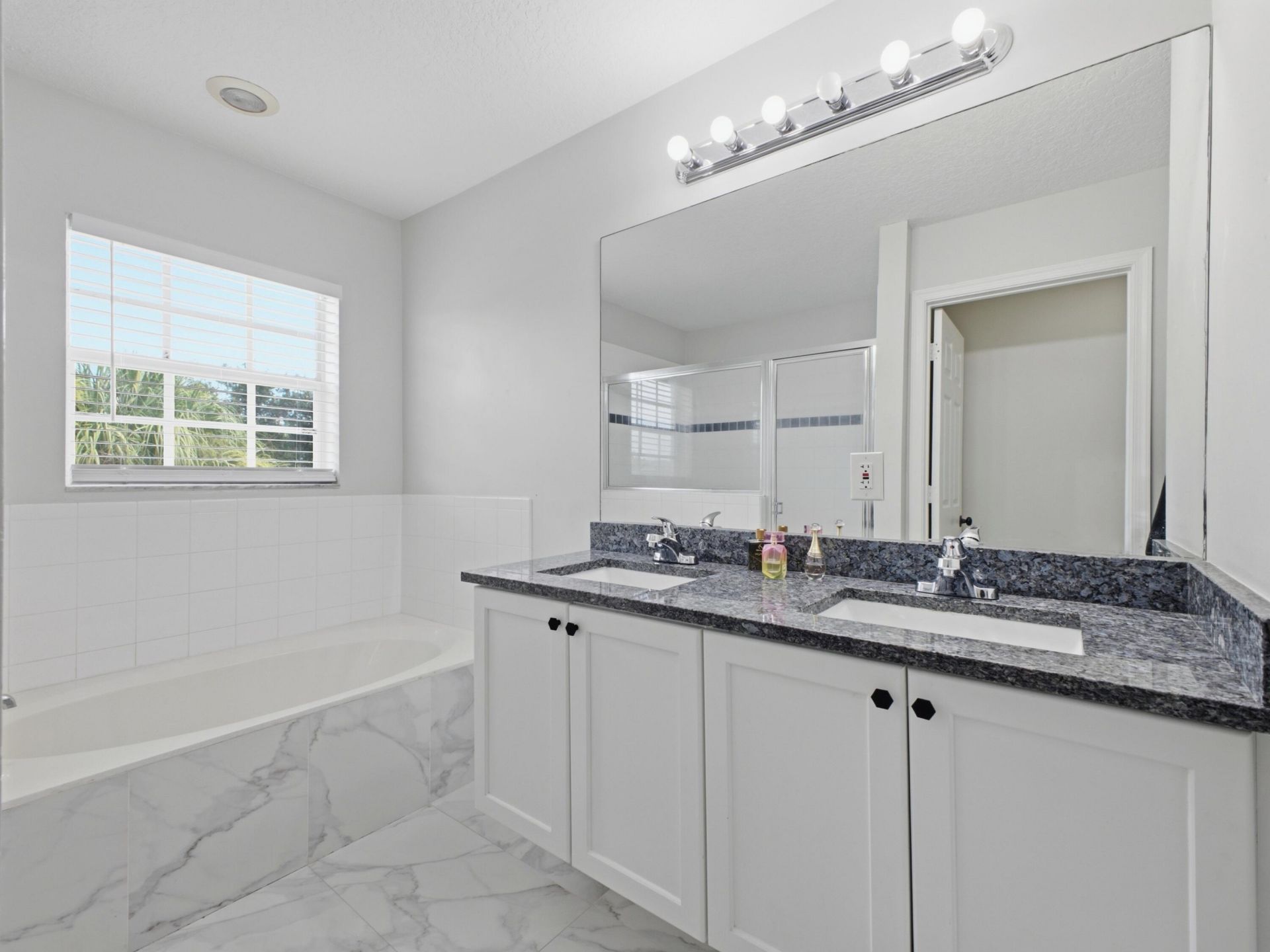 5676 Azalea Circle, West Palm Beach, FL 33415 Photo