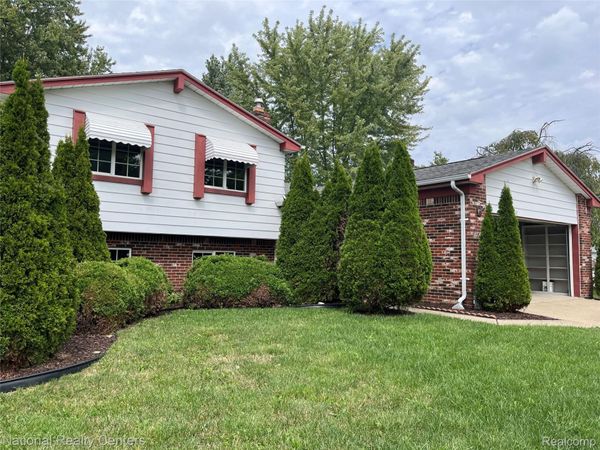 45162 Forest Trail Drive , Canton Township, Mi 48187
