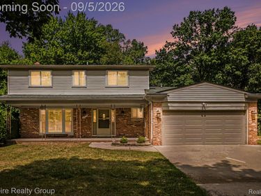 1373 Stonetree Drive, Troy, Mi 48083