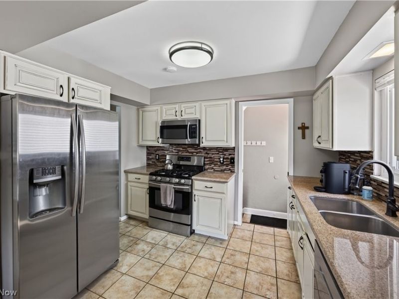 1316 W 105th Street, Cleveland, OH 44102 Photo 10