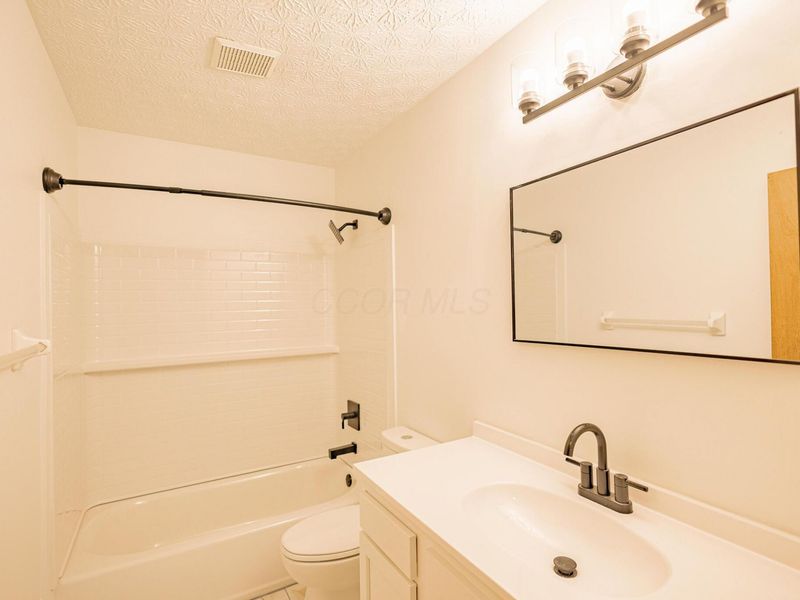 4581 Huntwicke Drive, Hilliard, OH 43026 Photo 19